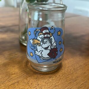 1996 Welch's Dr. Seuss Jelly Jar Glass-#6 The Cat in the Hat and the Wubbulous W